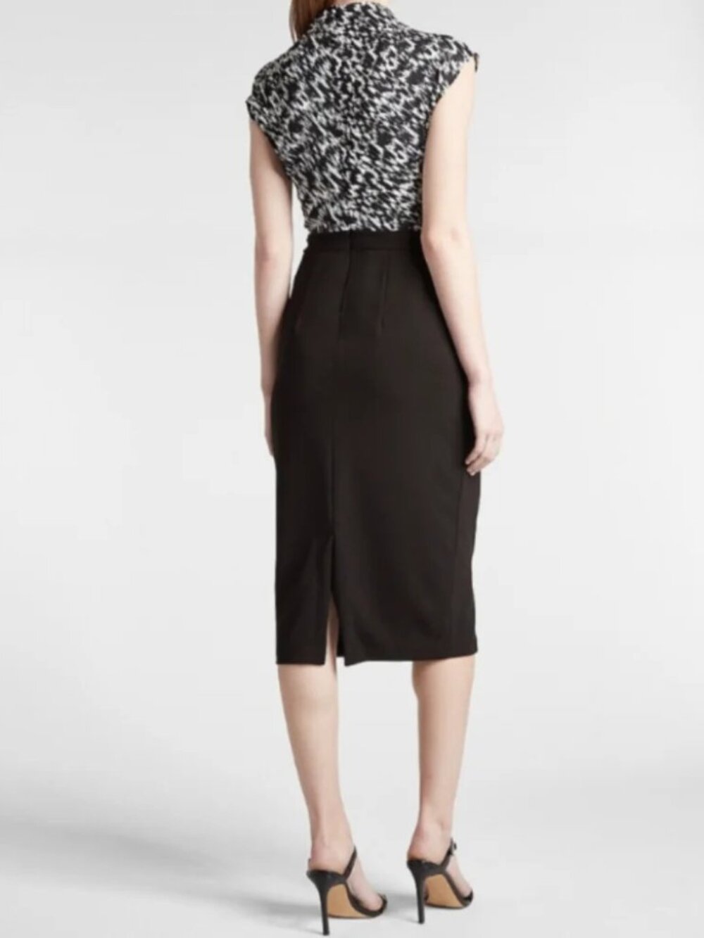 Express Dress - Picture 2 of 7